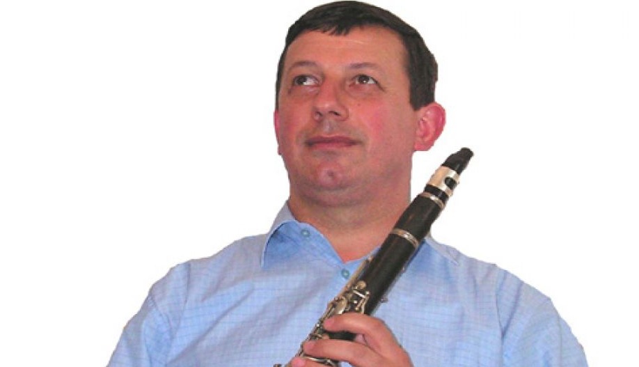 Un clarinet Casa | Realitatea Oltului