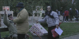 Și-au luat cadoul, cu roaba