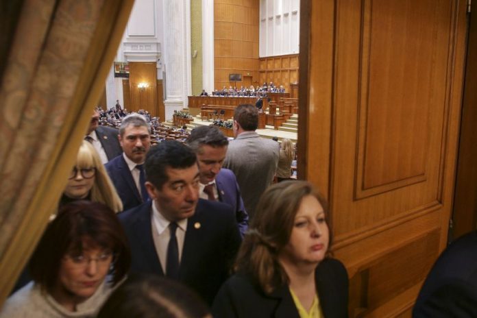 parlament-iohannis-06-inquam-photos-octav-ganea