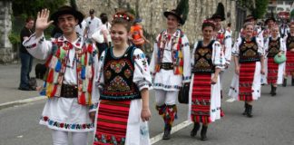 Costumul și dansul popular românesc, la rang de Cartea Recordurilor
