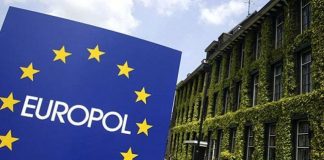 Scandal internațional cu românce