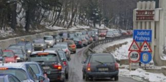Cozi kilometrice pe drumul către Valea Prahovei