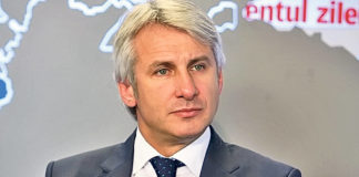 INCREDIBIL Teodorovici îi vrea pe funcționarii publici la mâna șefilor
