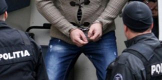 Și-a înjunghiat soția și apoi a vrut să se sinucidă! Un taximetrist a comis crima după ce soția intentase divorțul