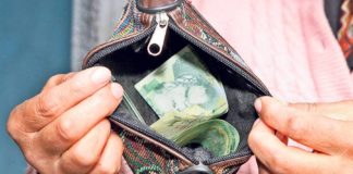 Vești proaste pentru portofelele noastre. 2018 anunță scumpiri masive la energia electrică