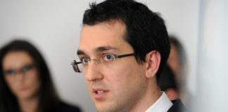 Fost ministru al Sănătății iese la atac! „Domnul Bodog nu doar că nu ia nicio măsură pentru a opri abuzurile şi crimele… dar face exact pe dos!”