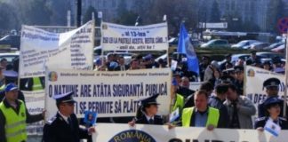 Polițiștii pichetează joi la Ministerul de Interne