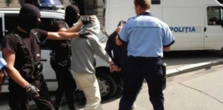 Reținuți pentru trafic de droguri! 53 de persoane audiate de DIICOT