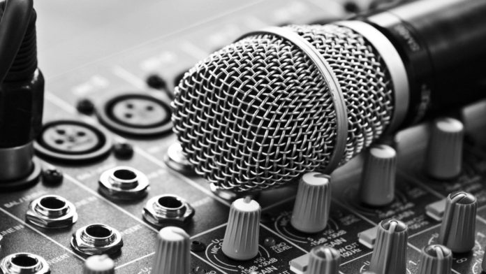 music-black-and-white-wallpaper_090710494