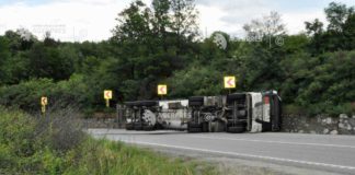 Accident groaznic! S-au izbit de un autotren ce tracta o cisternă încărcată cu azot lichid