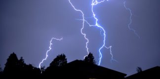 ALERTĂ METEO Furtuni şi vijelii la nivelul întregii ţări, până luni seara