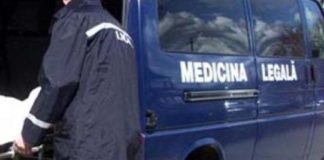 Slătinean, găsit SPÂNZURAT de țeava de gaze, în garsonieră. Fusese trimis în șomaj tehnic de Alro