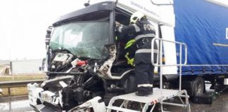 Circulație BLOCATĂ: O persoană este încarcerată