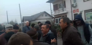 VIDEO Răscoală la Rusănești împotriva autorităților venite să omoare porcii