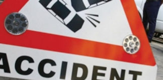Microbuz cu 20 de pasageri implicat într-un grav accident rutier