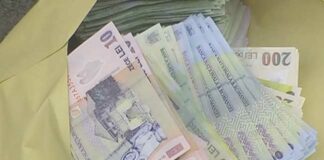 Lecție de omenie: două eleve la Minulescu Slatina au găsit în fața BCR un pachet de bancnote. Banii au ajuns la proprietar