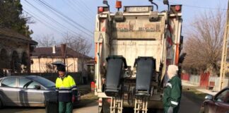 Start colectării gunoiului menajer în Coteana, din casă în casă