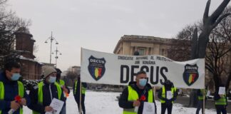 IMAGINI/ Polițiști din Olt PROTESTEAZĂ în Capitală