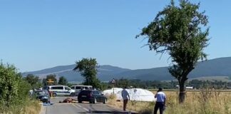 Accident mortal între o căruță și două mașini. Doi copii au murit pe loc