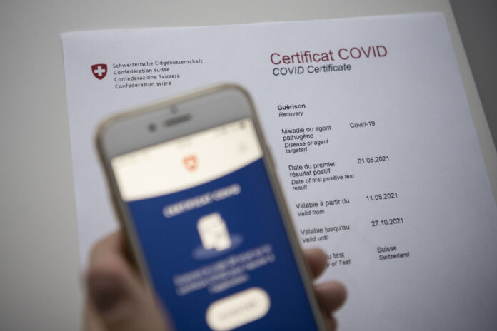 CORONA-ZERTIFIKAT, COVID-ZERTIFIKAT, APP, COVID-19-TESTERGEBNISSE, QR-CODE, IMPFZERTIFIKAT, CORONAVIRUS, COVID-19, COVID 19, FRANZOESISCH, FRANZOESISCHES, AUF FRANZOESISCH,