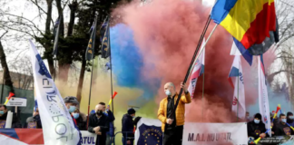 Poliţiştii, angajaţii din închisori, dar şi cei din spitale protestează azi, la Parlament