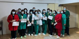 FOTO/Angajații spitalelor din Olt au intrat în GREVĂ japoneză. Sindicaliștii au depus la Prefectură un memoriu prin care-și cer drepturile salariale