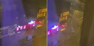 VIDEO/ Bebeluș în cărucior împins de viscol în stradă, în timp ce mama era la păcănele