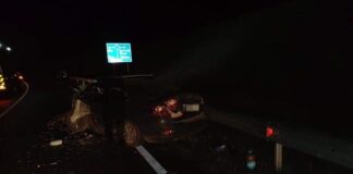 VIDEO/ Doi adulți și trei copii au ajuns la Spitalul Balș în urma accidentului de pe Drumul Expres. Unul dintre șoferi a rămas încarcerat