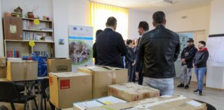 Cărți pentru elevii din Bârza, Balș, Iancu Jianu și Dobrețu, donate printr-o campanie a facultății slătinene a USAMV