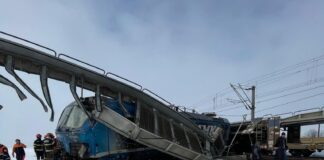 FOTO Un nou ACCIDENT FEROVIAR în Olt. Două trenuri s-au ciocnit în stația CFR Mihăiești