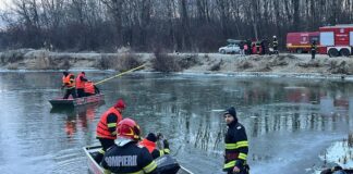 VIDEO/ Pescari căzuți în Olt, la Dobroteasa. Unul este resuscitat